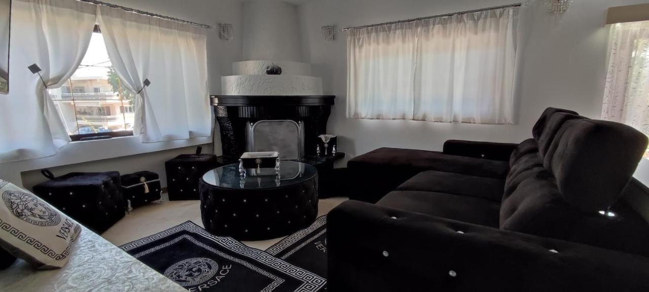 Ixian House