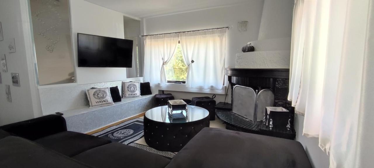 Ixian House