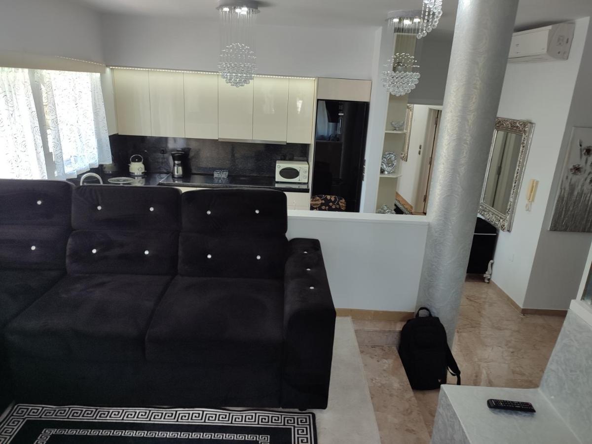 Ixian House * Ixia (Rhodes)